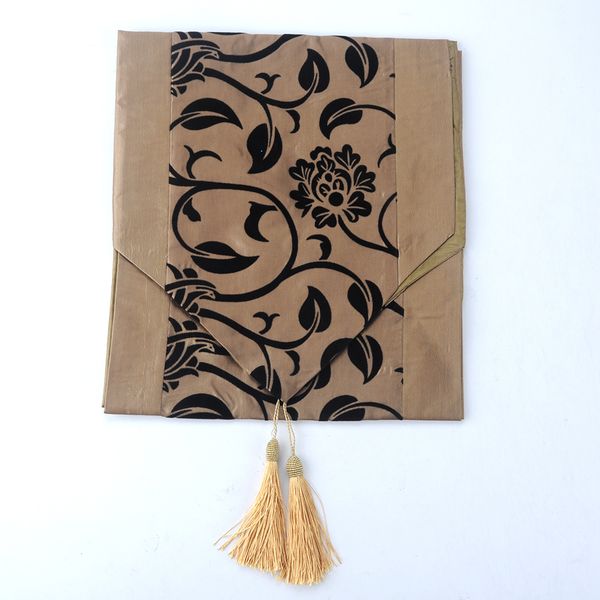 

wholesale black flower pattern wedding banquet flocking table runner home restaurant table decoraiton #0304