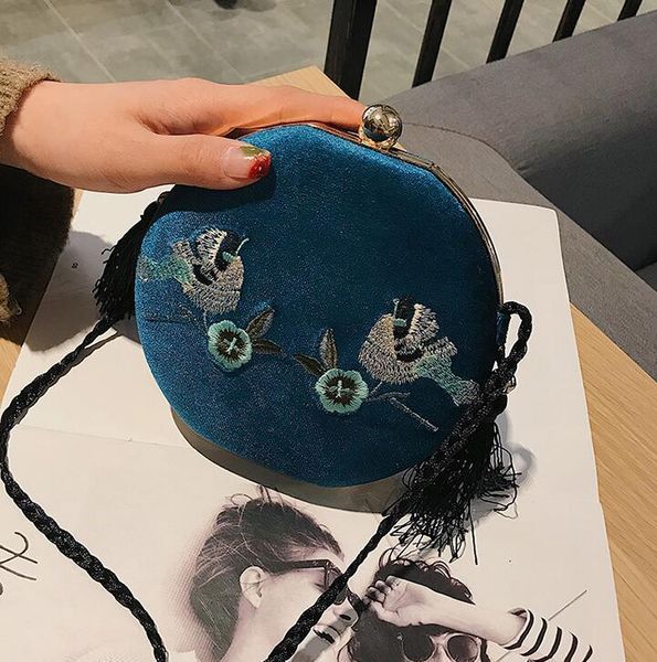 

factory wholesale women handbag fashion embroidery flower shell bag sweet air round hard box bag new tassel decoration women dinner bag