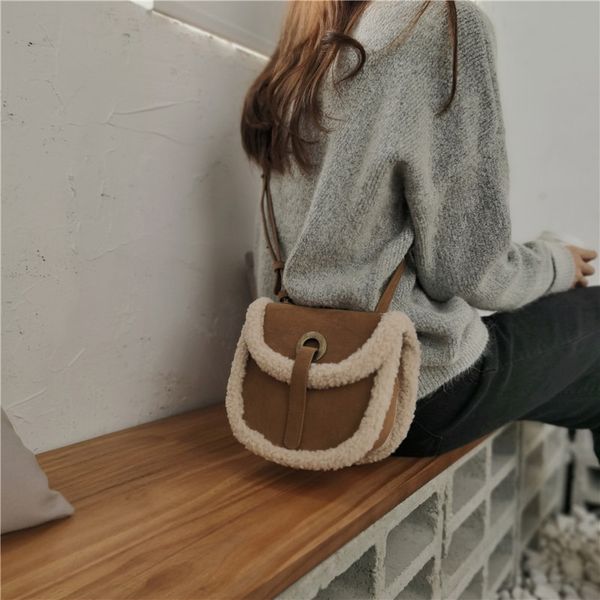 

2019 winter women's bag pu material lamb wool new messenger bag motorcycle women cashmere square shoulder