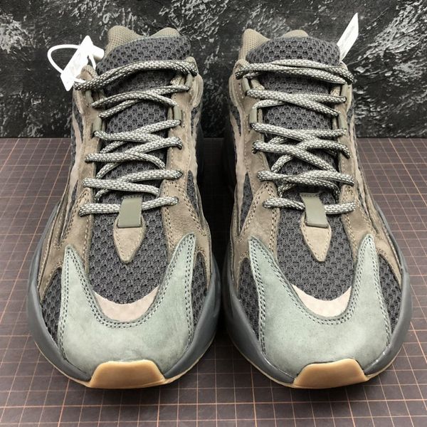 

Reflective kanye we t 700 v2 eg6860 hoe 700 v2 reflective neaker men de igner hoe hoe man trainer men neaker woman running hoe