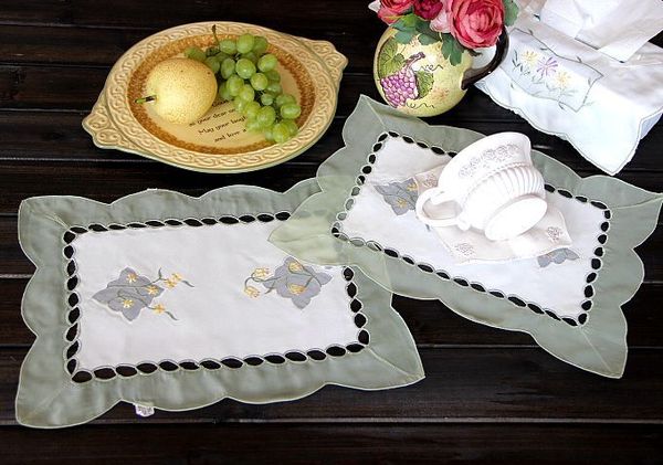 

wholesale lot beige flower polyester napkin set with hand crochet frill 30*40cm