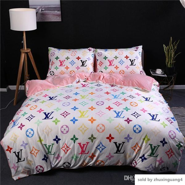 

Розовый Белый цветок Покрывала Наборов моды для женщин Спальня Tide постельного белья Обложки Suit 4 шт Руны Ткани