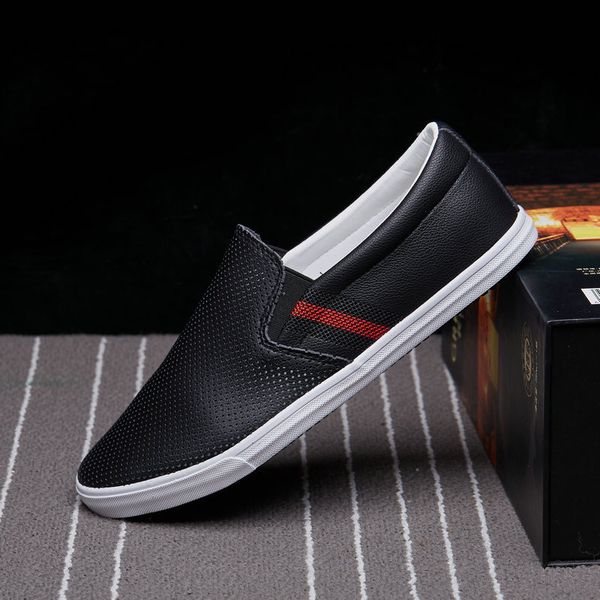 

loafers men can wear hollowed-out leather sportswear shoes with comfortable breathable board for men's wear, Black