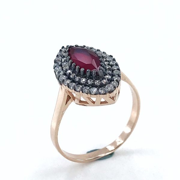

diamond montÃ¼r ruby color shuttle stylish silver ring, Golden;silver