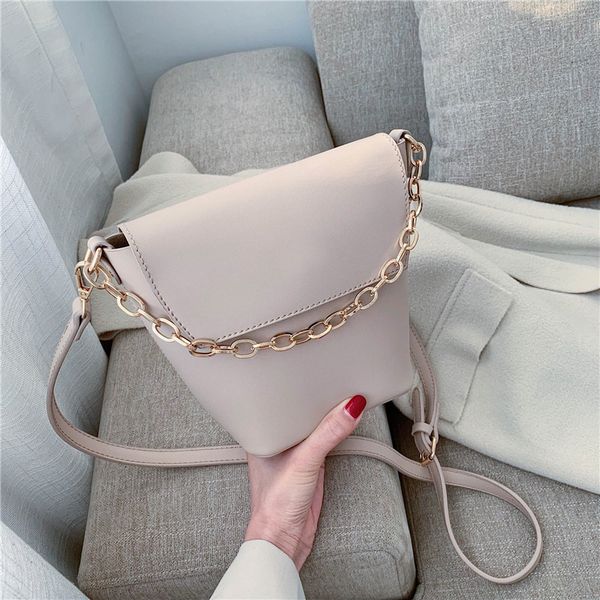 

толстая цепь дизайн плеча сумка-мессенджер искусственная кожа небольшой мешок ведра для женщин 2020 мода женские дорожные сумки d96