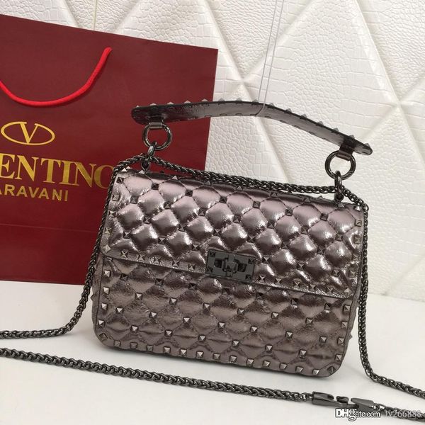 

Fa hion high end women 039 portable me enger bag plaid embroidered rivet with detachable handle red wine red black ilver de igner bag n