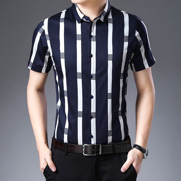 

in the summer of 2019 the new short sleeve shirt young men's gauze shirt was reversed -and -wear shirts men's clothes, White;black