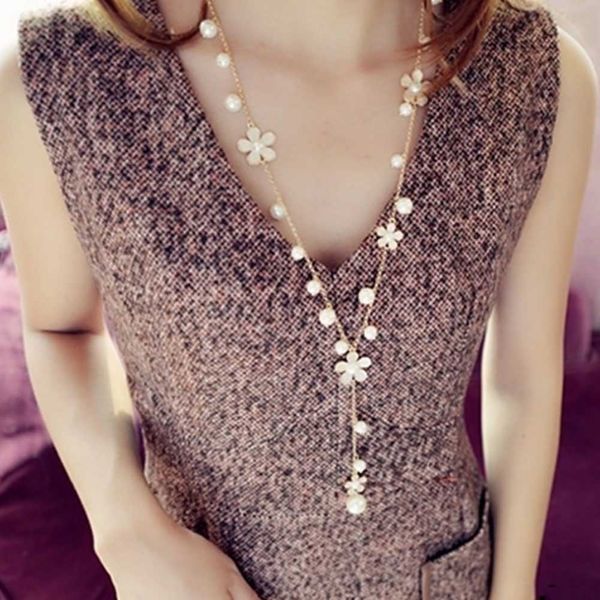 

new style women luxury simulated pearl five petal crystal flower choker new bib statement long necklace, Golden;silver