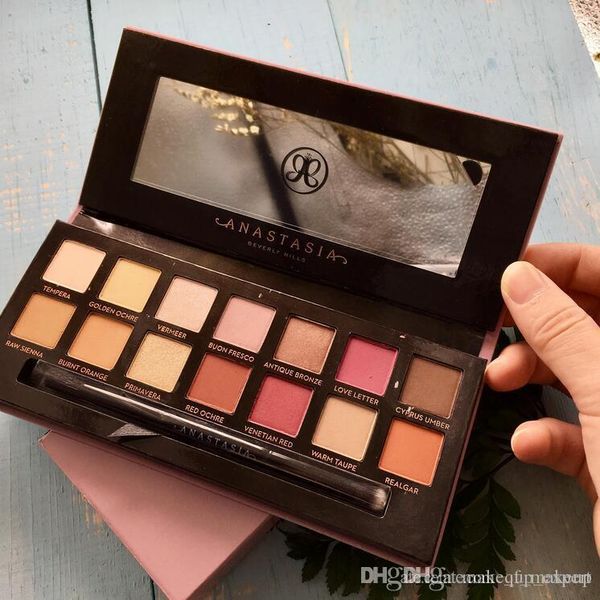 

2018. New Eye Shadow Palette красоты пустыни сумерек палитра 18 цветов палитры матовые красоты