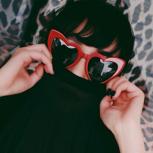

star models love sunglasses ladies personality sunglasses men and women glasses wild cat eyes heart-shaped, White;black