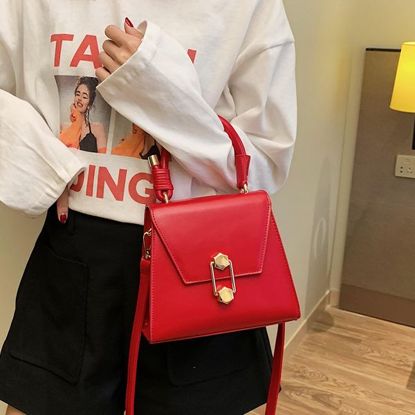 

handbag vintage fashion female tote bag 2019 new quality pu leather women's handbag lock shoulder messenger bags