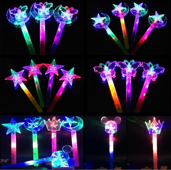 LED Bacchetta magica Bambini Giocattolo luminoso Colorato Stella Luna Farfalla Incandescente Bacchetta magica Commercio all'ingrosso Snow Princess Romance Crown Flash Stick 2023