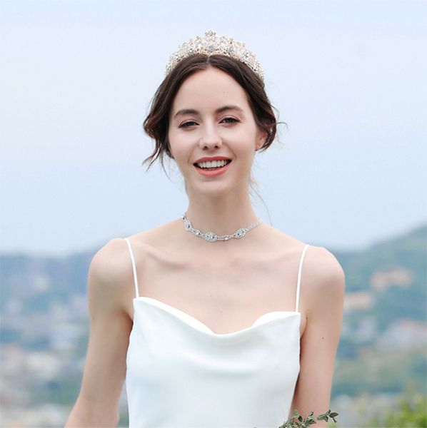 

2019 european and american fashion ladies retro bride round cake crown diamond headband wedding dress tiara hair accessories ing, White;golden