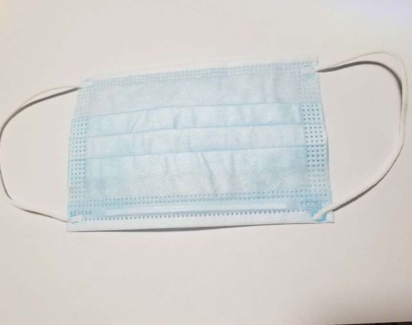 

3 слойные одноразовые дети не сталкиваются маски с высоким качеством meltblow не пахнущие быструю доставку по DHL в наличии