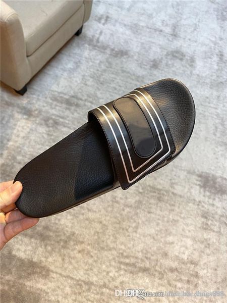 

high-end boutique mens slippers imported fabric with pressure label upper,light wear comfortable flat slippers with high-end packaging, Black