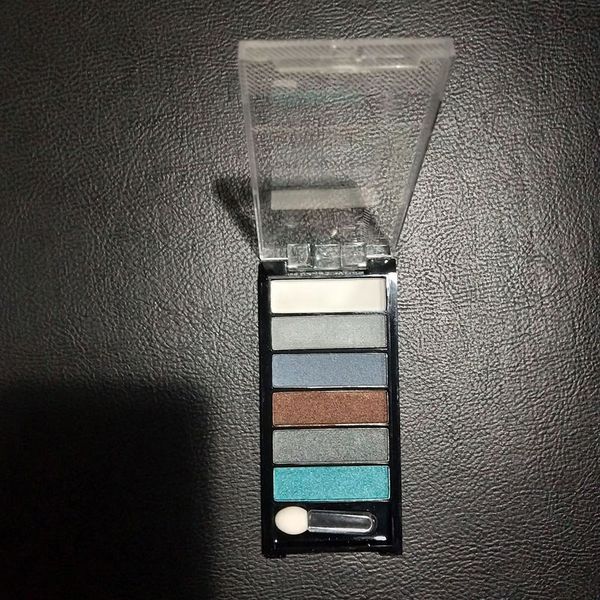 

6-color eyeshadow strip palette pearlescent matte nude-border makeup sj66
