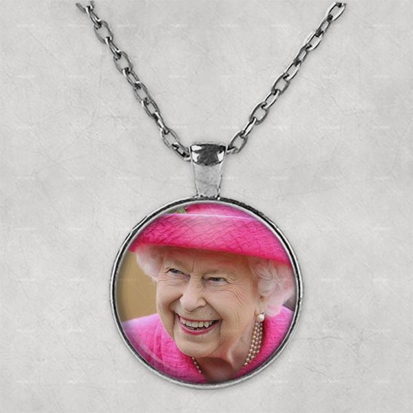 

the queen personalised p necklace picture jewelry necklaces pendants circle p locket memorial gift, Silver