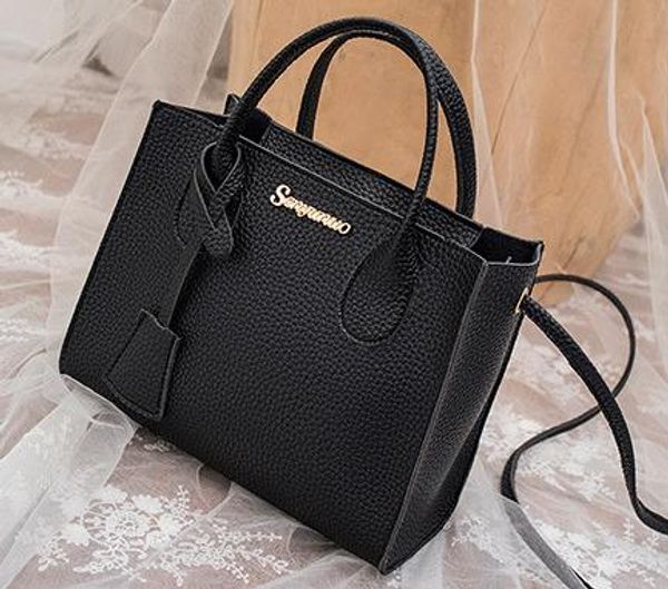 

2020 new designer portable female bag foreign luxury small square bag shoulder slung tide fashion wild selling