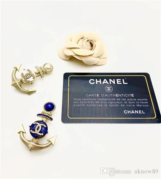 

2020 european and american fashion high-end luxury brooch creative pearl brooch decoration for men and women, Gray