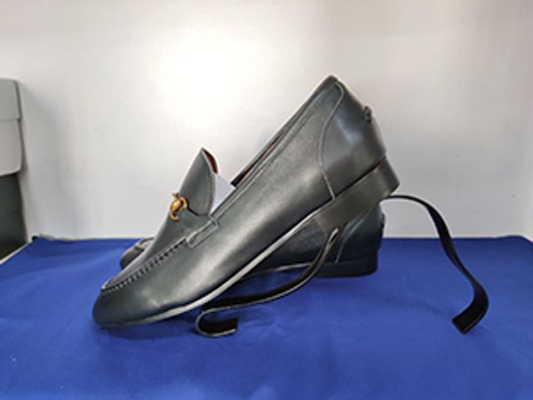 

new leather shoes men's and women's casual leather sneakers metal decorative dress shoes, Black