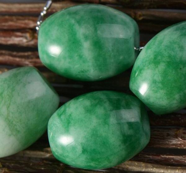 

аутентичные малайский нефритовый дорожный нефритовый кулон новая яма изумрудный цвет ледяной нефрит свободные бусы грузовой кулон оптом, Silver