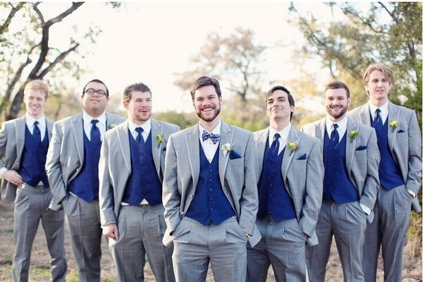 

excellent light grey groom tuxedos peak lapel men wedding dress popular men business prom collective suit(jacket+pants+tie+vest)2221, Black;gray