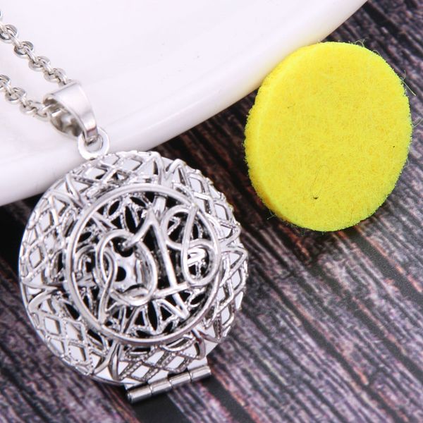 

2018 aroma diffuser necklace open lockets pendant perfume essential oil locket necklace with pads, Silver