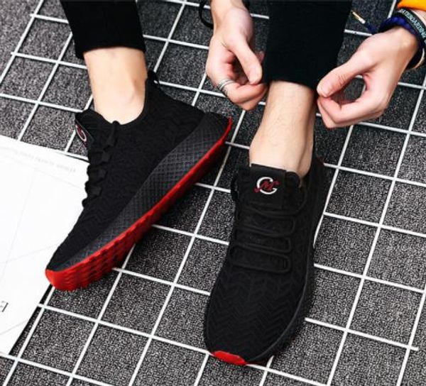 

explosionround head casual sports shoes men's flying woven breathable mesh shoes with new students korean version of the explosions sho, Black