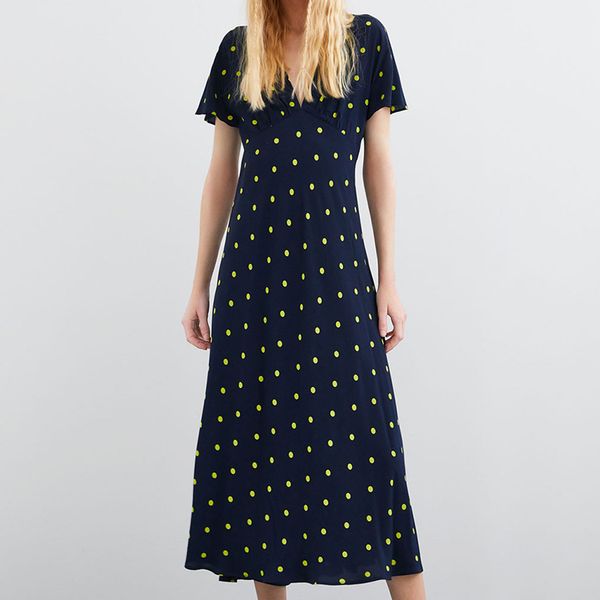 

2019 summer europe and america trendy blue polka dot printed decoration drape bat shoulder sleeve dress, White;black
