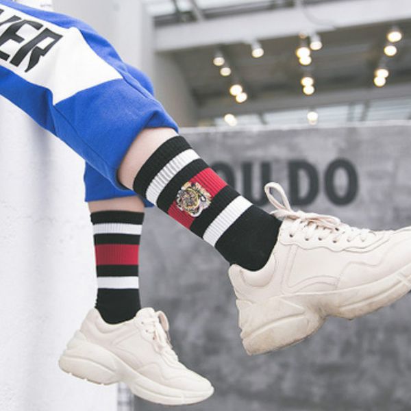 

mens fashion socks 2020 hiphop trendy street socks popular stocking with new tiger embroidery pattern for womens, Black;white