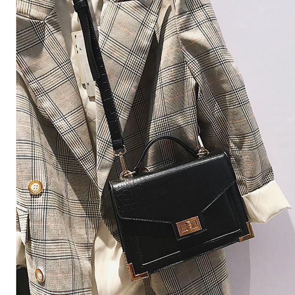 

fashion cosmetic bag women portable makeup bag travel organizer handbag makeup bag toiletry kits black green women makeup pouch y190702, Black;red