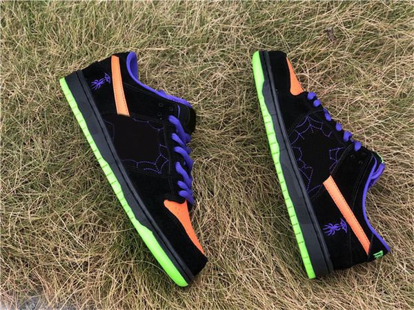 

6817 006 new authentic sb dunk low night of mischief running shoes men glow in the dark black/total orange-court purple-volt bqsneakers