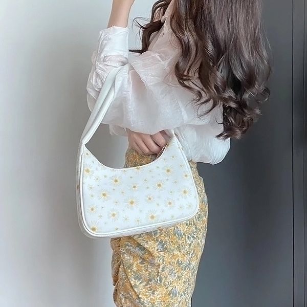 

2020 summer new ladies armpit bag large capacity fresh and elegant shoulder bag fashion handbag women