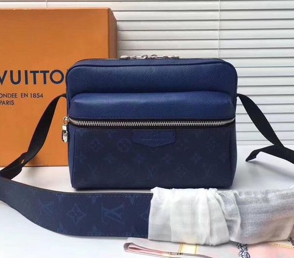 

2020 designers men handbags mens shoulder bags women real leather chain crossbody bag handbags famous circle purse m30243 luxury handbags