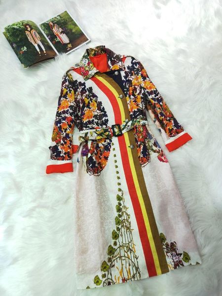 

2019 autumn female new fashion silk rainbow trench coat 0820, Tan;black
