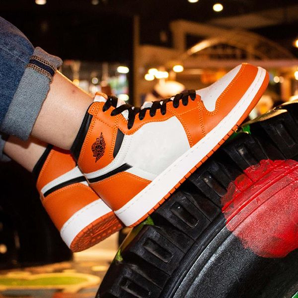 

1 high og travis scotts low fearless obsidian mens basketball shoes spiderman unc 1s chicago banned bred toe sport designer sneakers