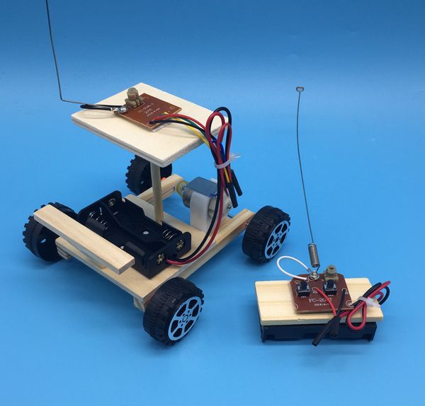 tecnologia dos alunos do ensino primário e secundário pequeno DIY wireless modelo de corrida de controle remoto criativa montagem de automóveis no atacado