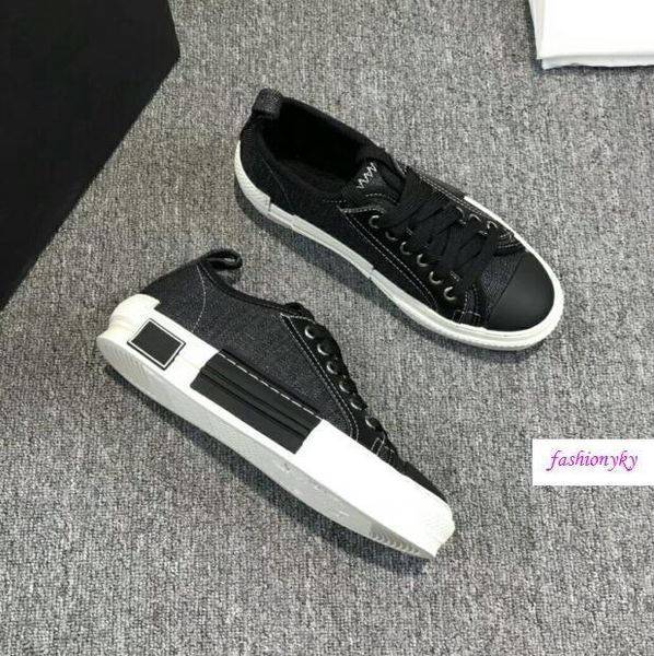 

classics b23 "single m classic as the main vision, in the way of large-area printing on the upper lovers 42, Black