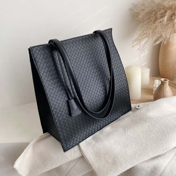 

leather bag, female handbag, woven shoulder bag, large-capacity woven bag