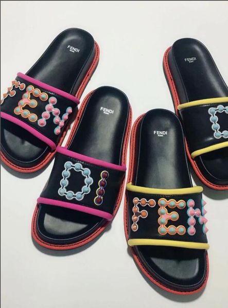 

New Fashion Women men Casual Peep Toe sandals female Leather Slippers beach Shoes Boys girls Luxury design flip-flops Rivet slippers F67