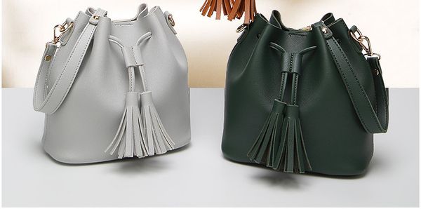 

2019 new women's bag korean tassel bag casual portable cross shoulder bag