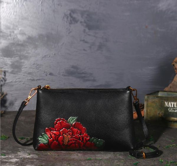 

european and american fashion explosion models leather women's bag head layer cowhide ladies embossed hand-painted clutch bag new casua