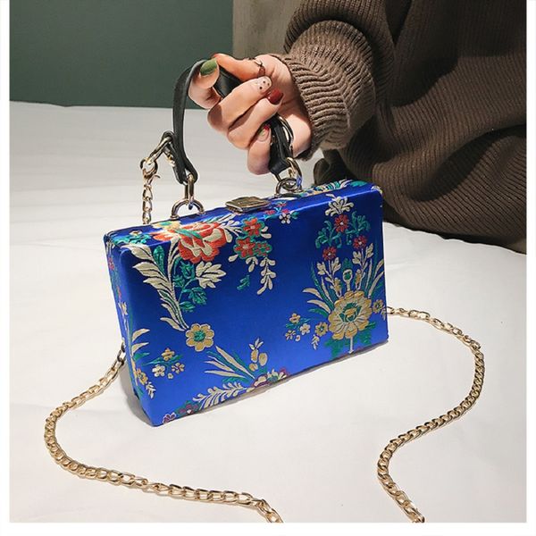 

2019 new autumn and winter silk portable small square bag female shoulder diagonal chain bag evening