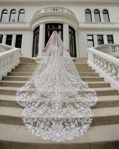 I più venduti Veli da sposa lunghezza cappella con applicazioni In magazzino Veli da sposa lunghi 2019 Vestido De Noiva Longo Velo da sposa V140