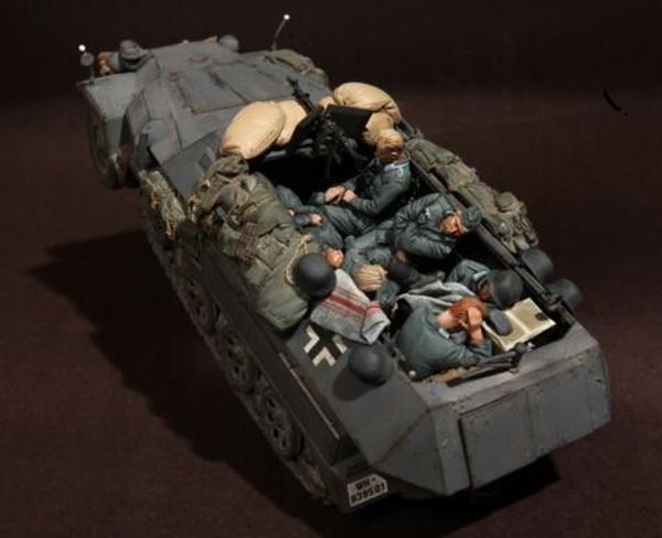 

1/35 resin kits weary tank soldiers 6pcs/set (no tank,no packages