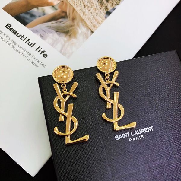 

19ss Франция Y L письмо Золотая кнопка Bling серьги без коробки элегантный Orecchini бисеро