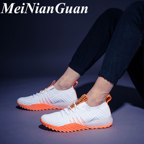 

пара мода обувь женщина свет мягкий кроссовки женщин большого размера скольжения на обувь дамы комфорт носок обуви жаркое лето обувном l18, Black