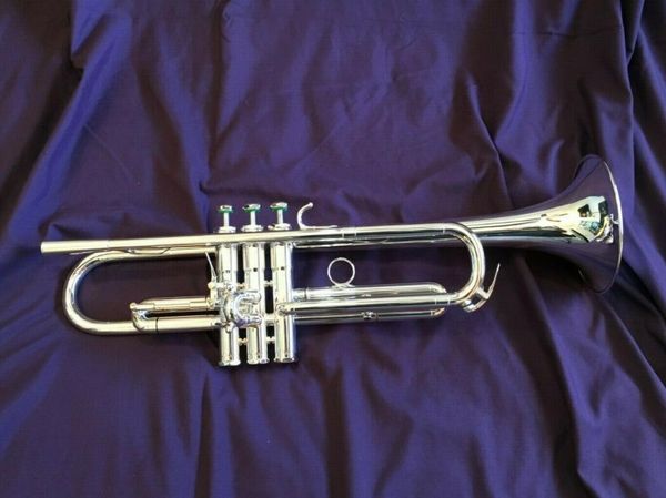 

bb trumpet schilke professional lightweight trumpet - model b9 (serial #6874) with case