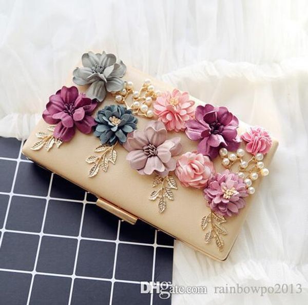 

sales brand handbag retro three-dimensional flower woman dinner bag small fresh handmade diamond woman hand bag wedding banquet clutch