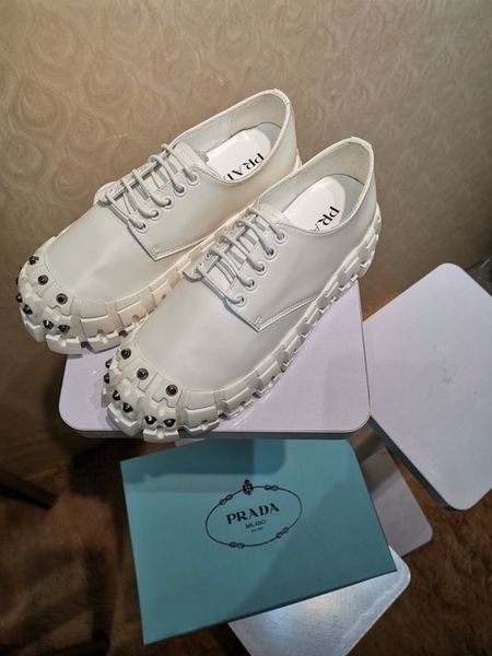 

luxury design new black studded shoes triple shoes gear thick bottom big head lace-up leather shoes fashion women's shoe size 35-45 01